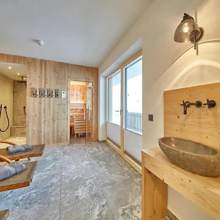 Casa Vacanze Via Clotes Ski 別荘
